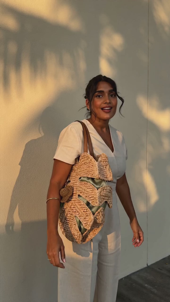 Monstera raffia tote bag product video